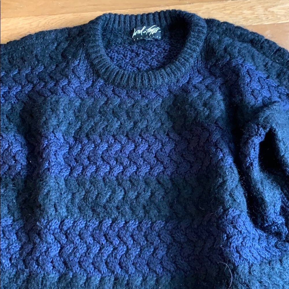 Lord and Taylor size small crew neck sweater